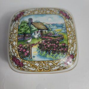 1993 Heritage House Porcelain Music Box Valentine Serenade Star Dust R. Lewis
